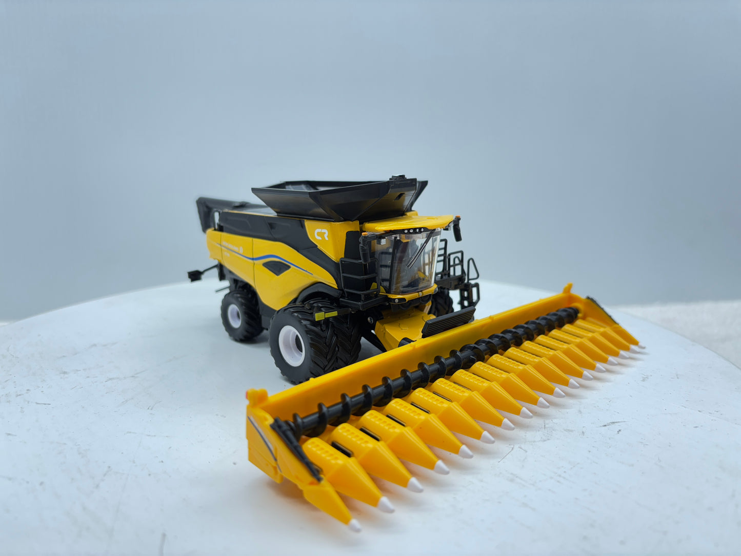 1/64 New Holland CR11 Prestige