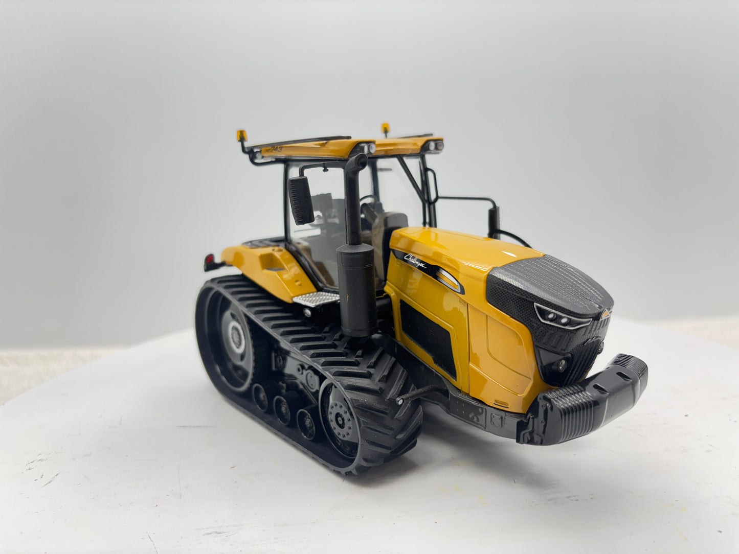 1/32 Challenger MT743