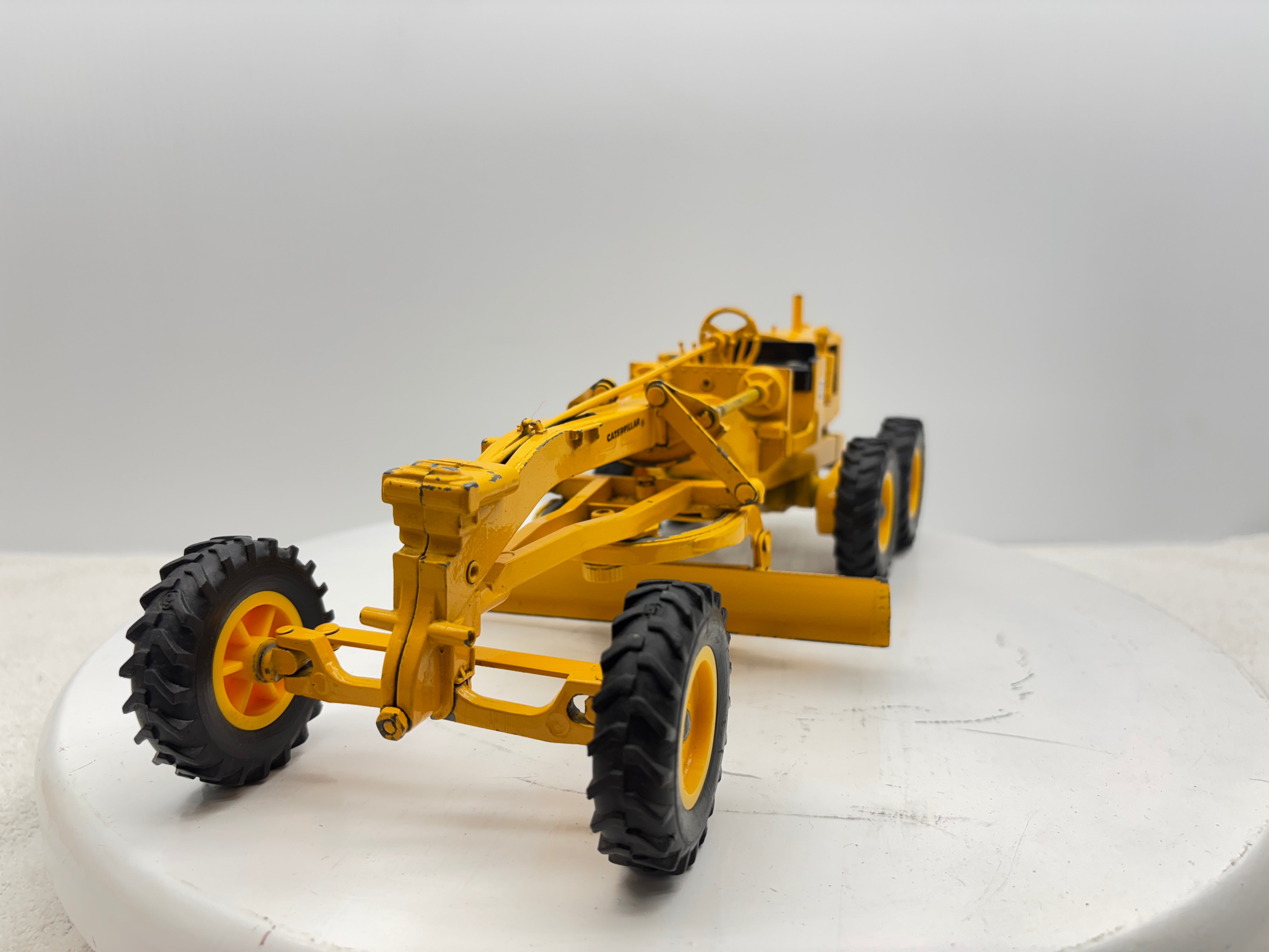 1/16 Caterpillar No.12 Motor Grader – Creekside Farm Toys