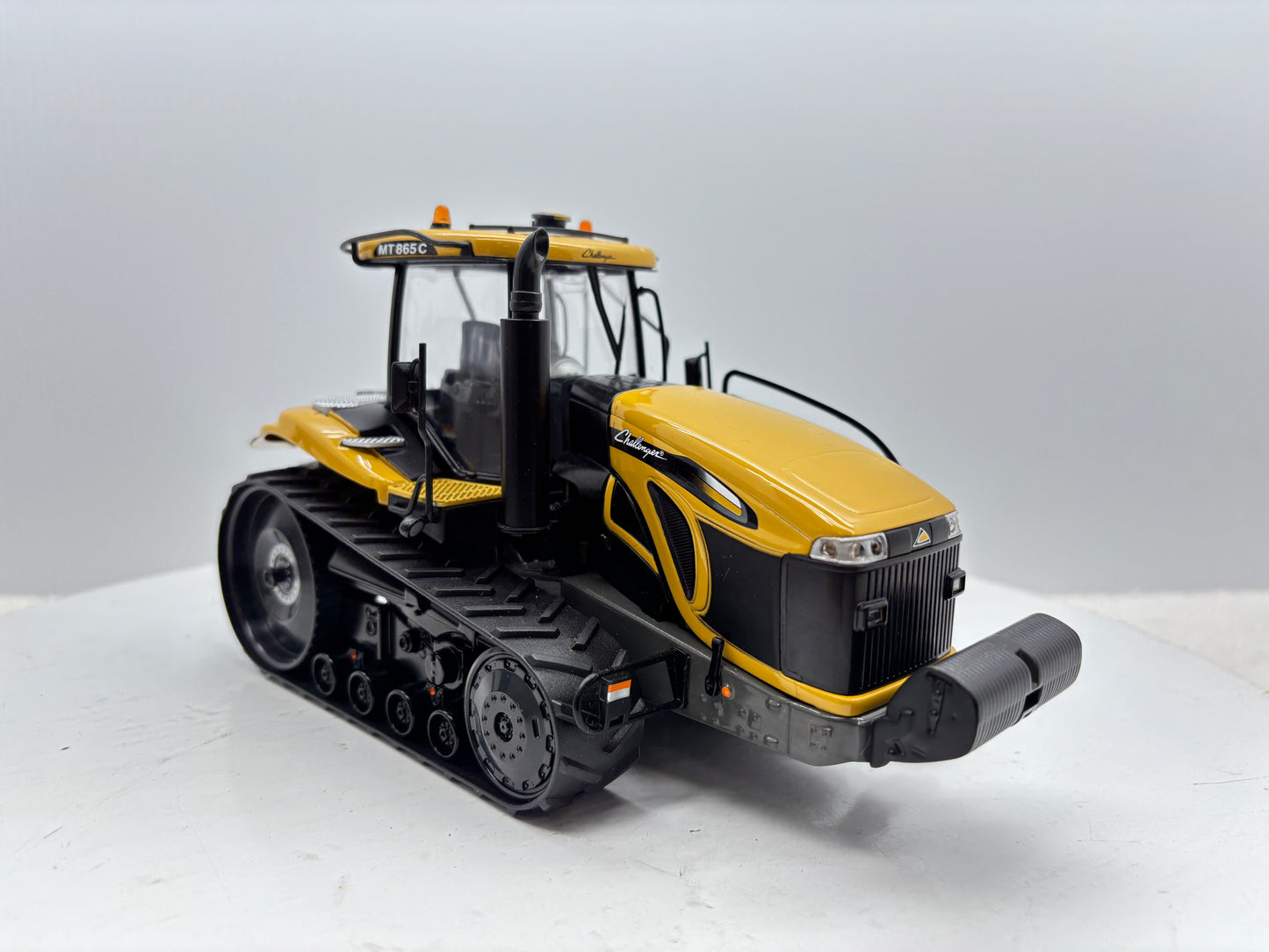 1/32 Challenger MT865C