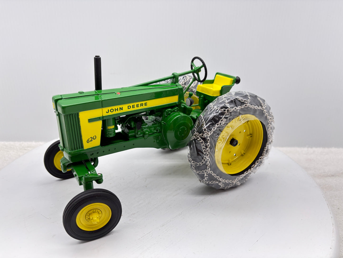 1/16 John Deere 620 Row Crop