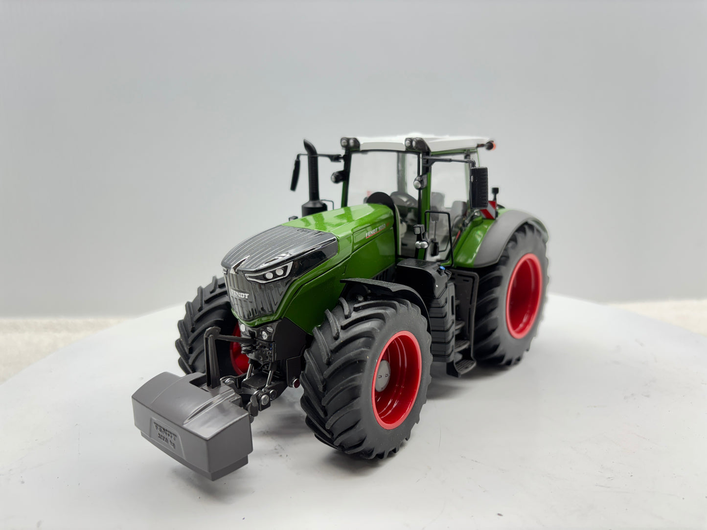 1/32 Fendt 1050 Vario