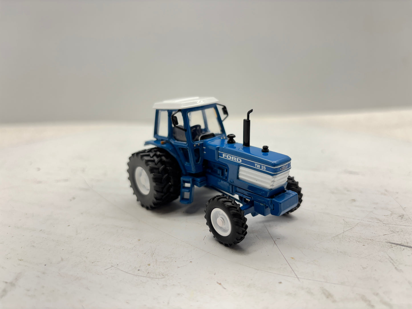 1/64 Ford TW-35 FWA