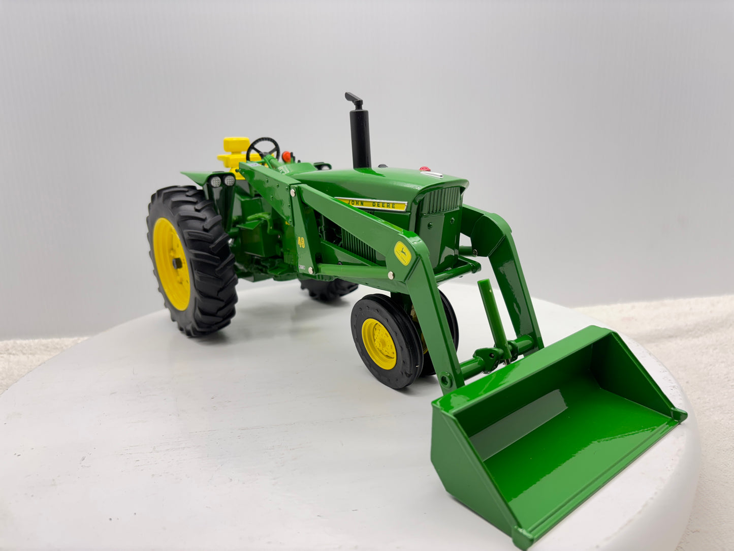 1/16 John Deere 4020 with 48 Loader
