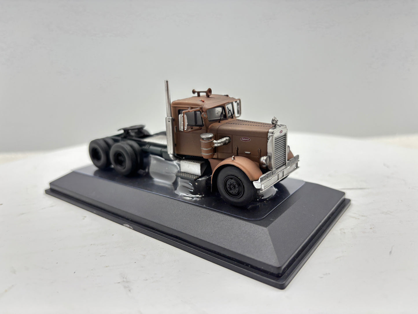 1/64 Peterbilt 281 (1955)