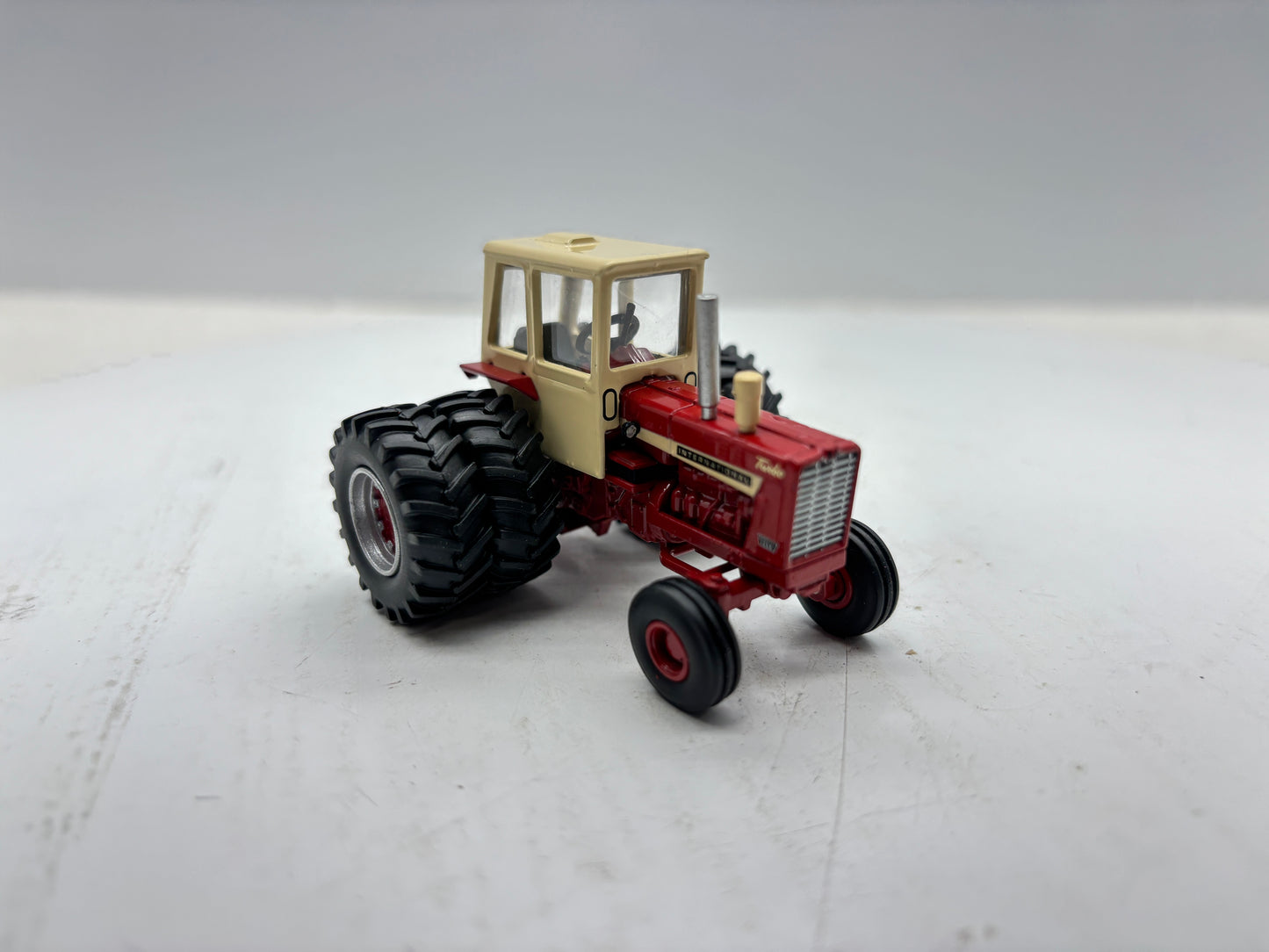 1/64 International 1256 2WD