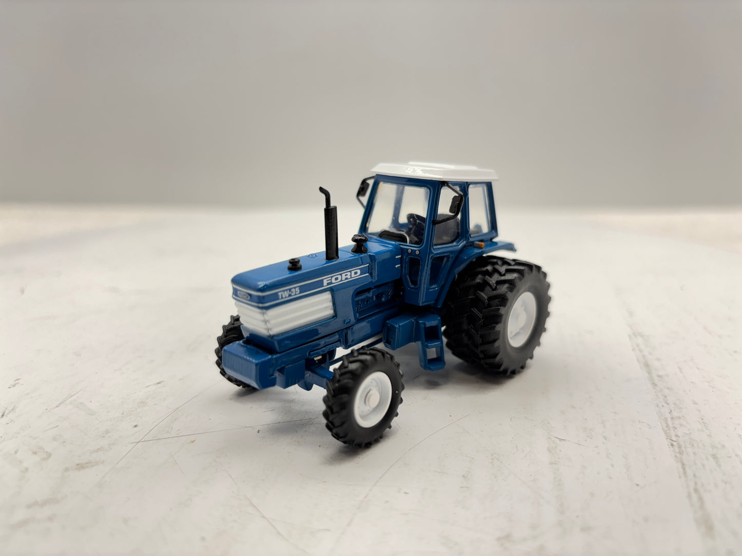 1/64 Ford TW-35 FWA