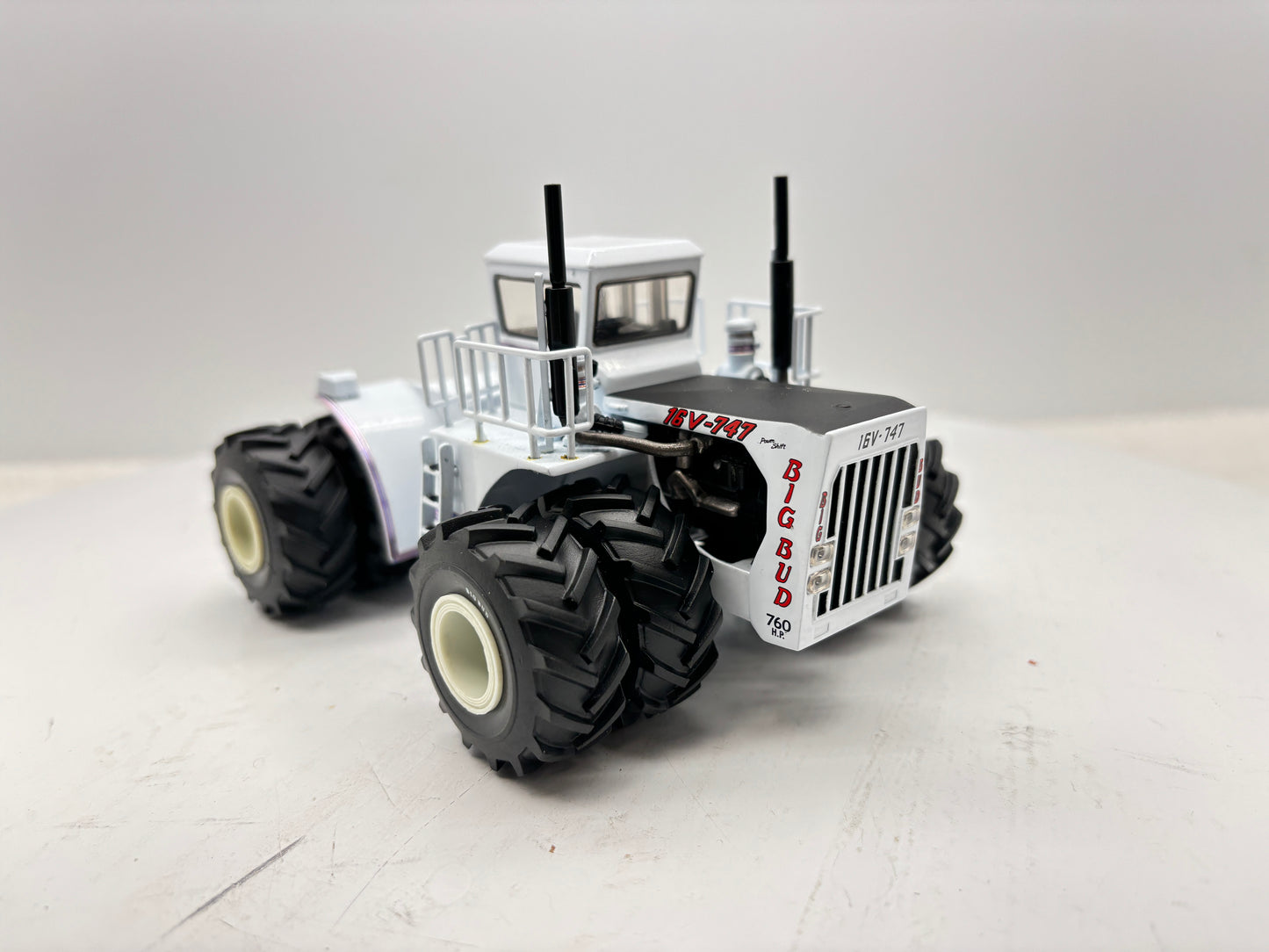 1/64 Big Bud 16V-747 760HP