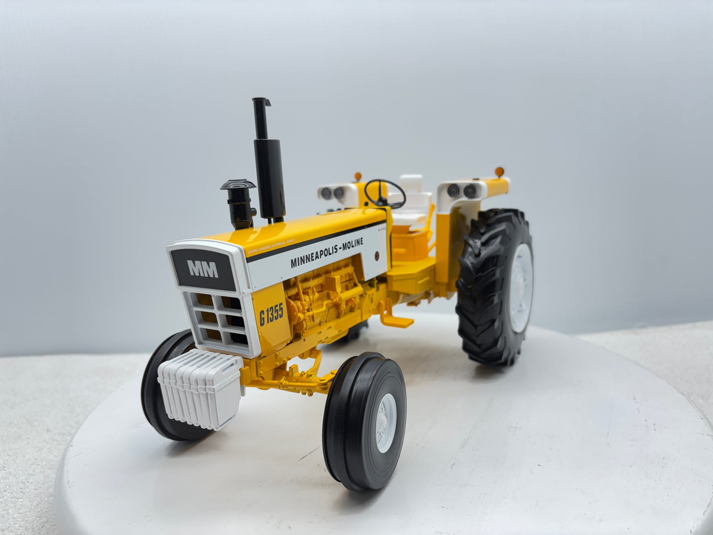 1/16 Minneapolis-Moline G1355