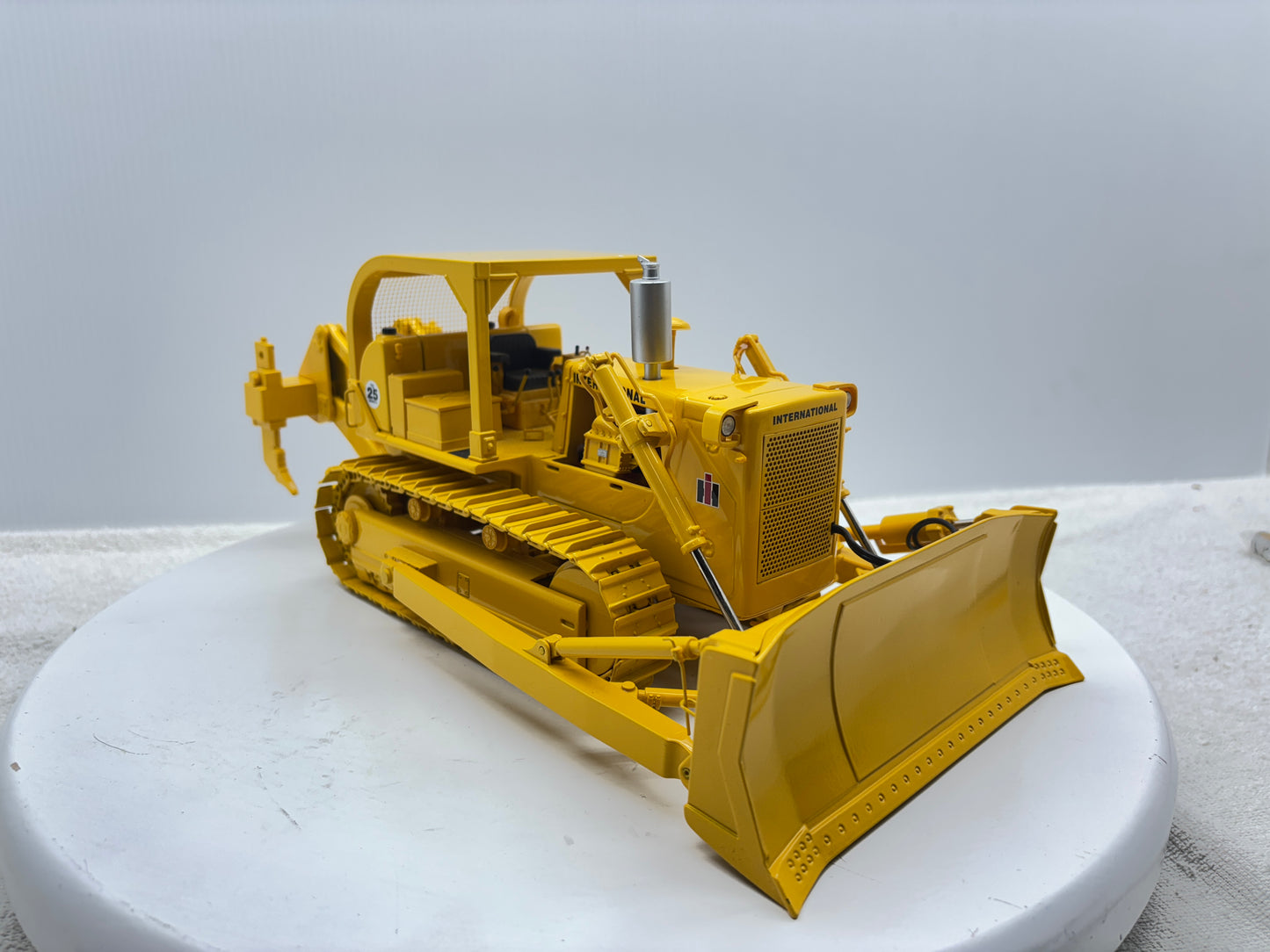 1/25 International TD-25