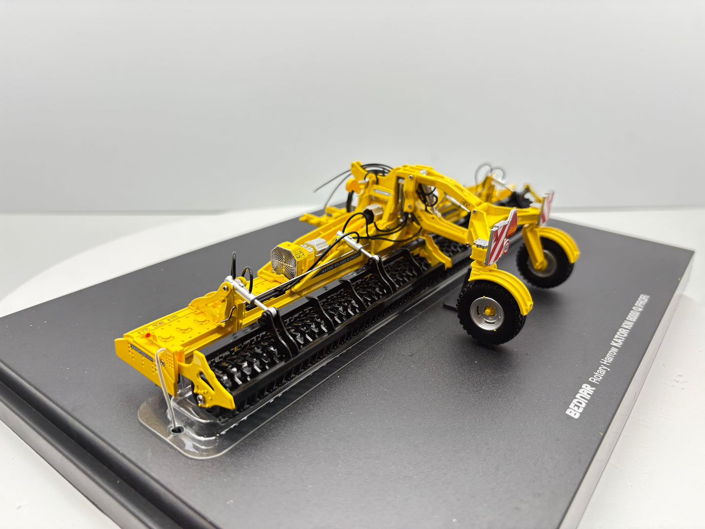 1/32 Bednar Kator KN 8000 Q