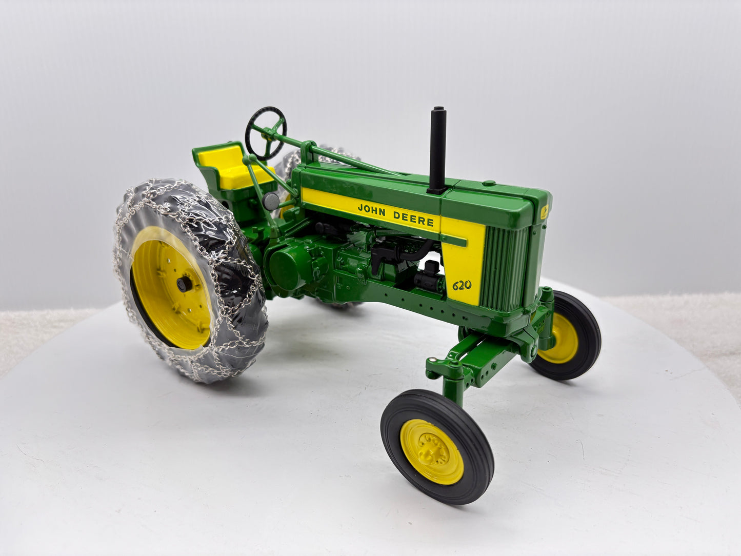 1/16 John Deere 620 Row Crop