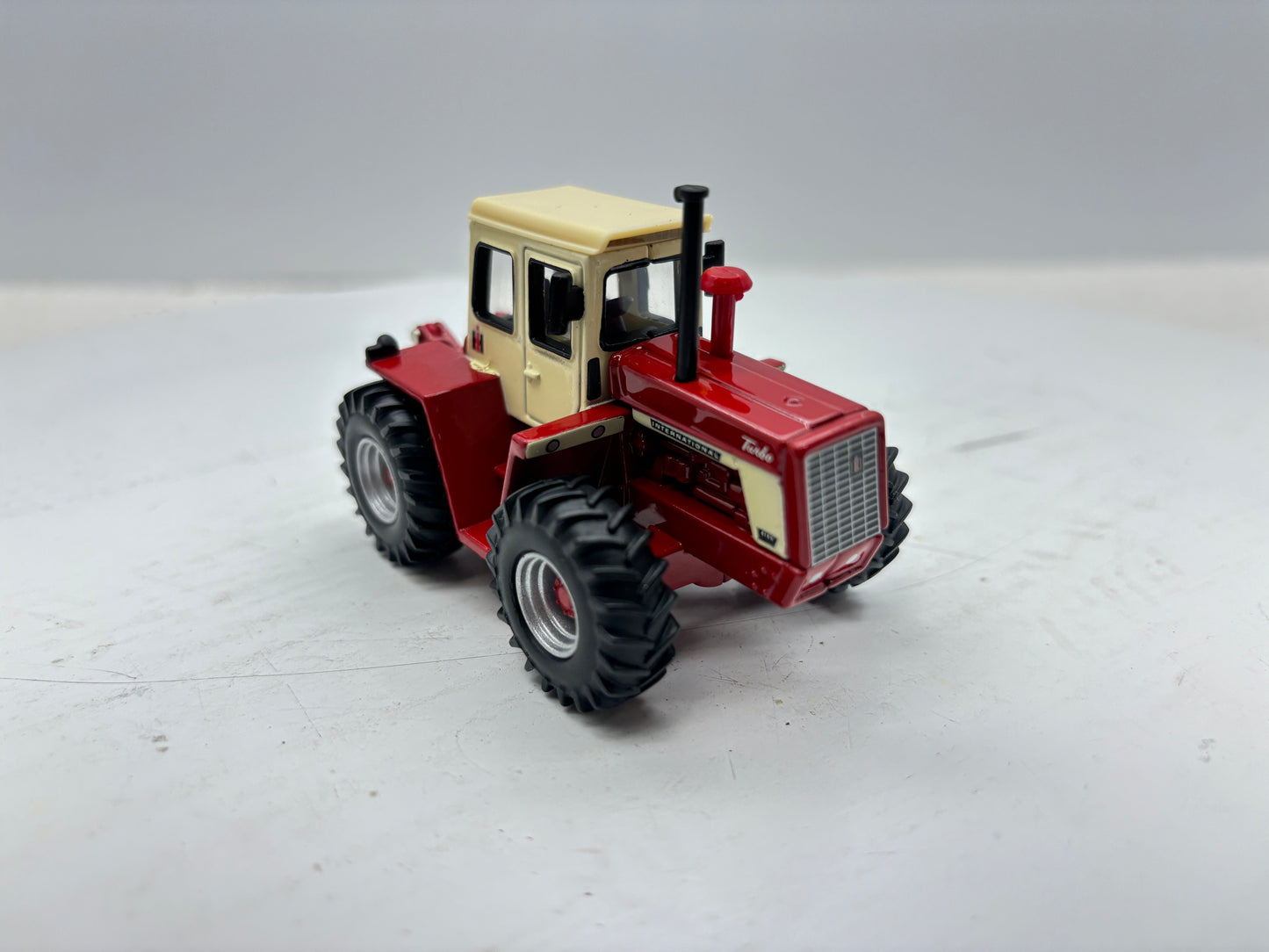 1/64 International 4166