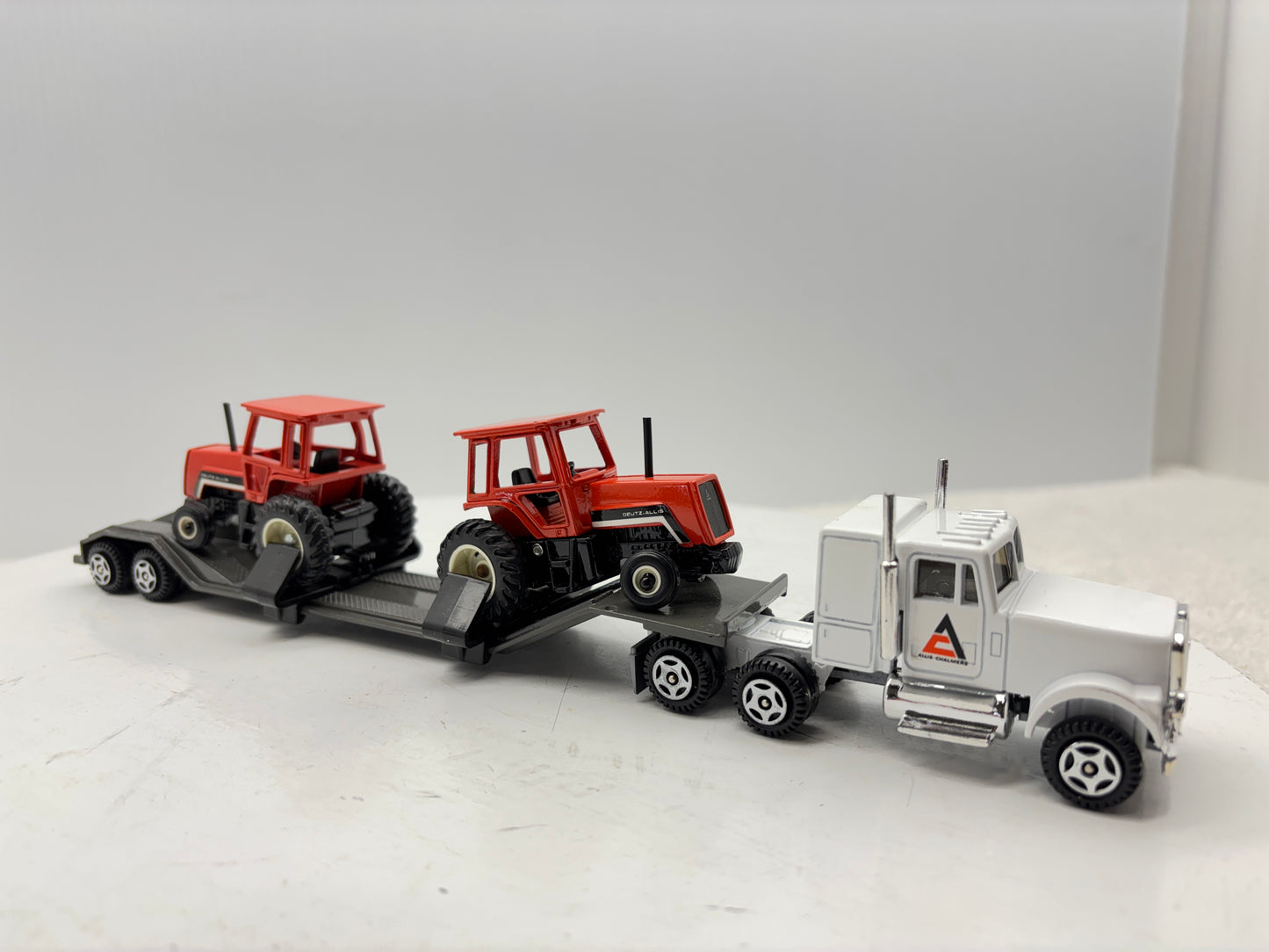 1/64 Allis-Chalmers 8070 Semi Set
