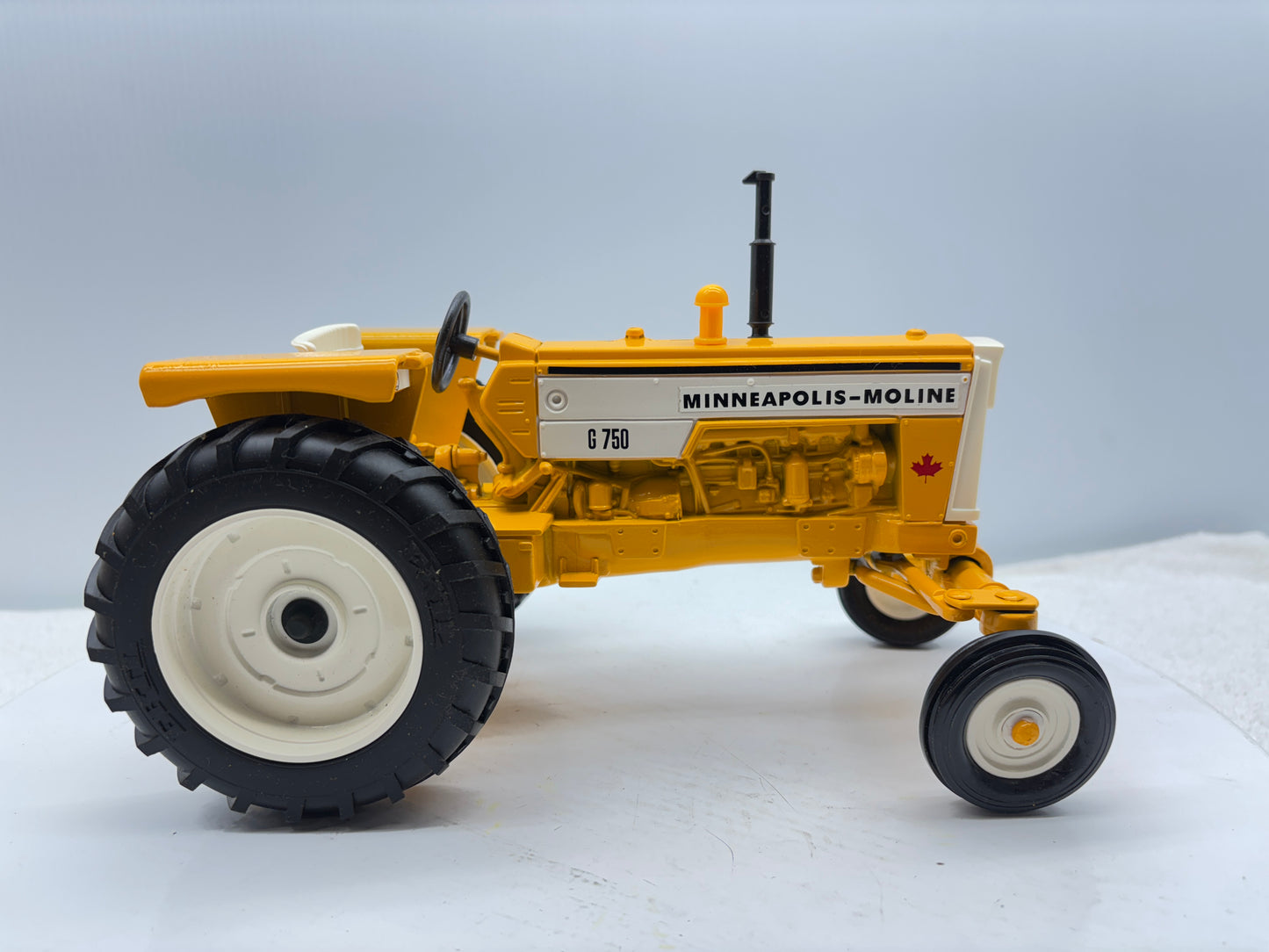 1/16 Minneapolis-Moline G-750 C.I.F.E.S.