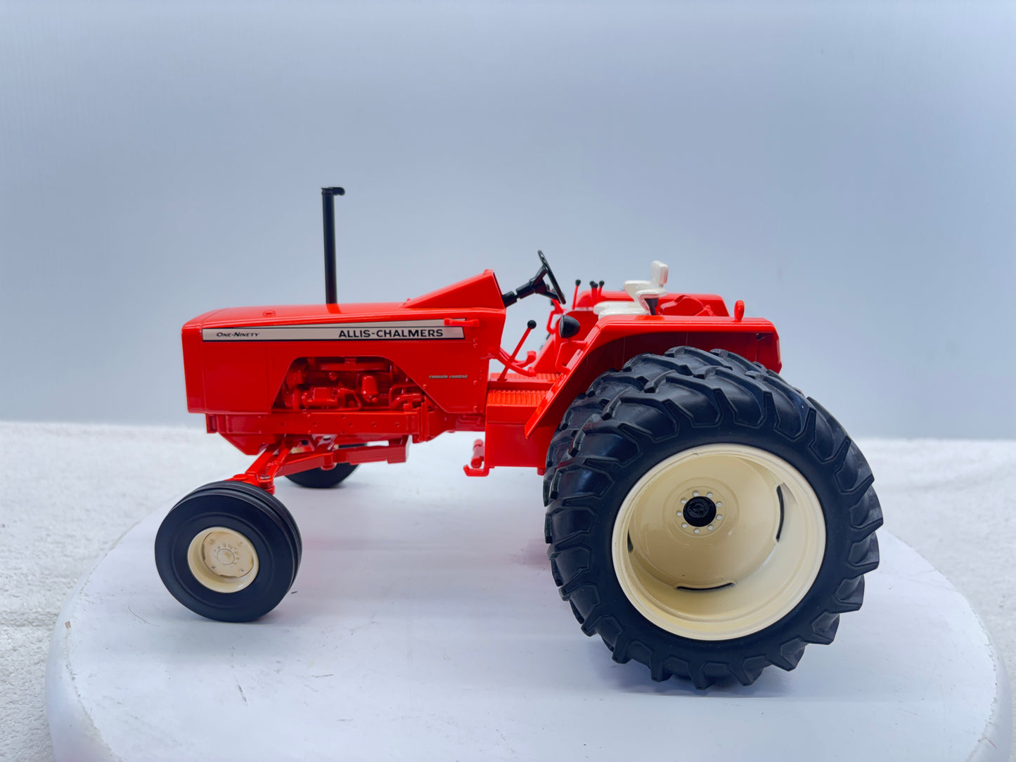 1/16 Allis-Chalmers One-Ninety