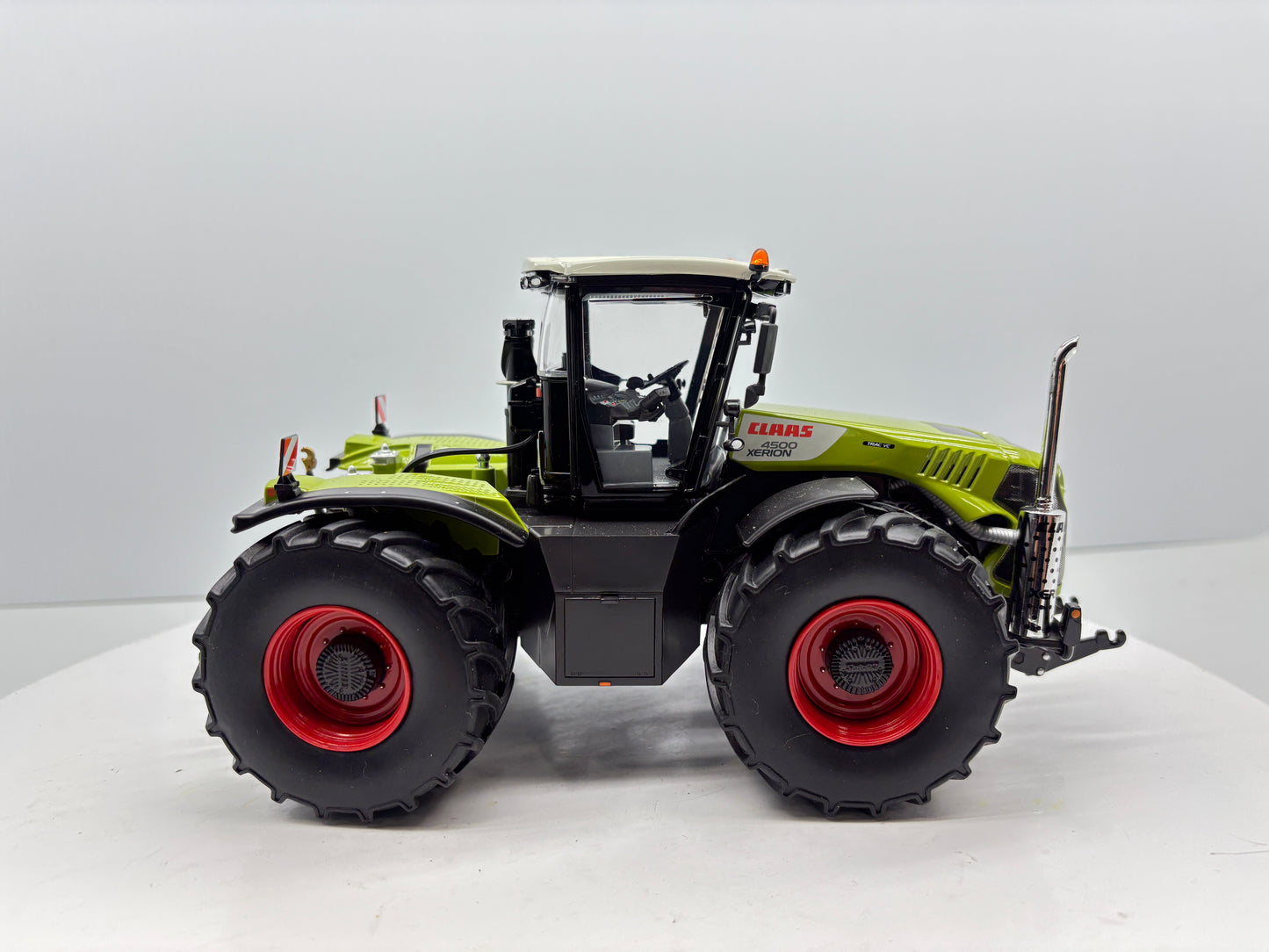 1/32 Claas 4500 Xerion