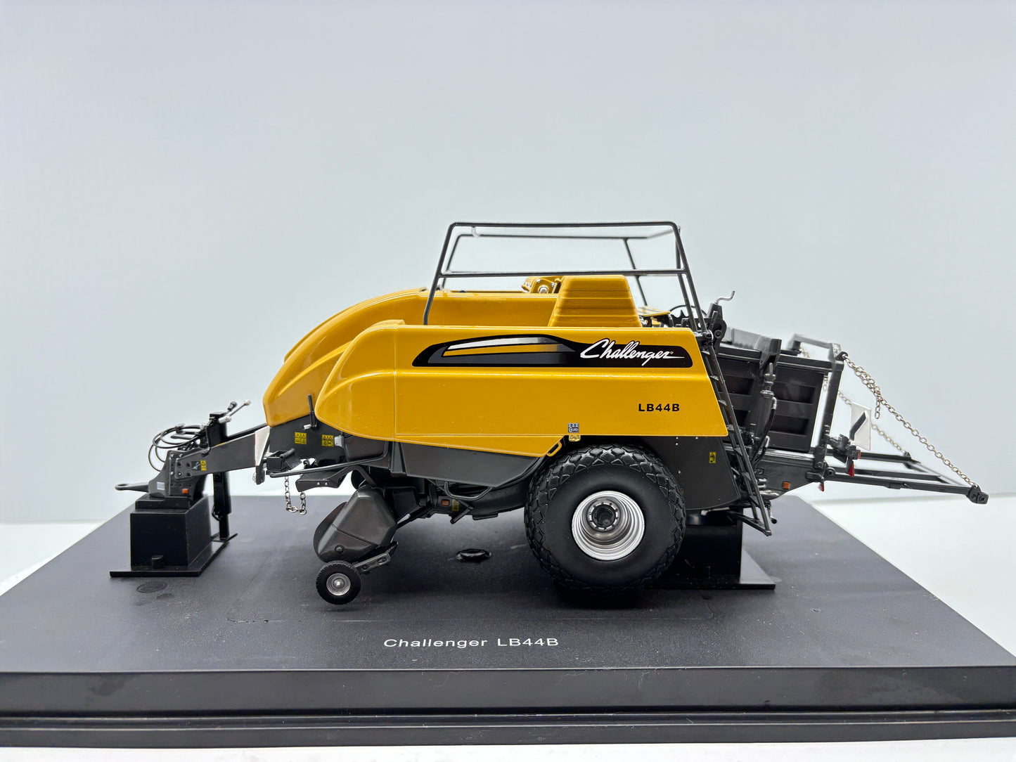 1/32 Challenger LB448