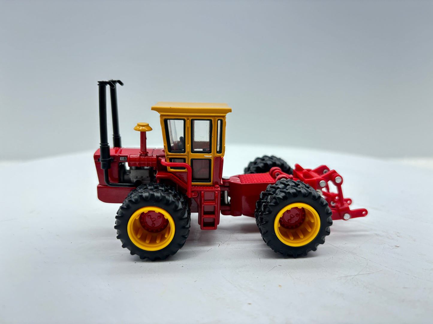 1/64 Versatile 118 Prestige