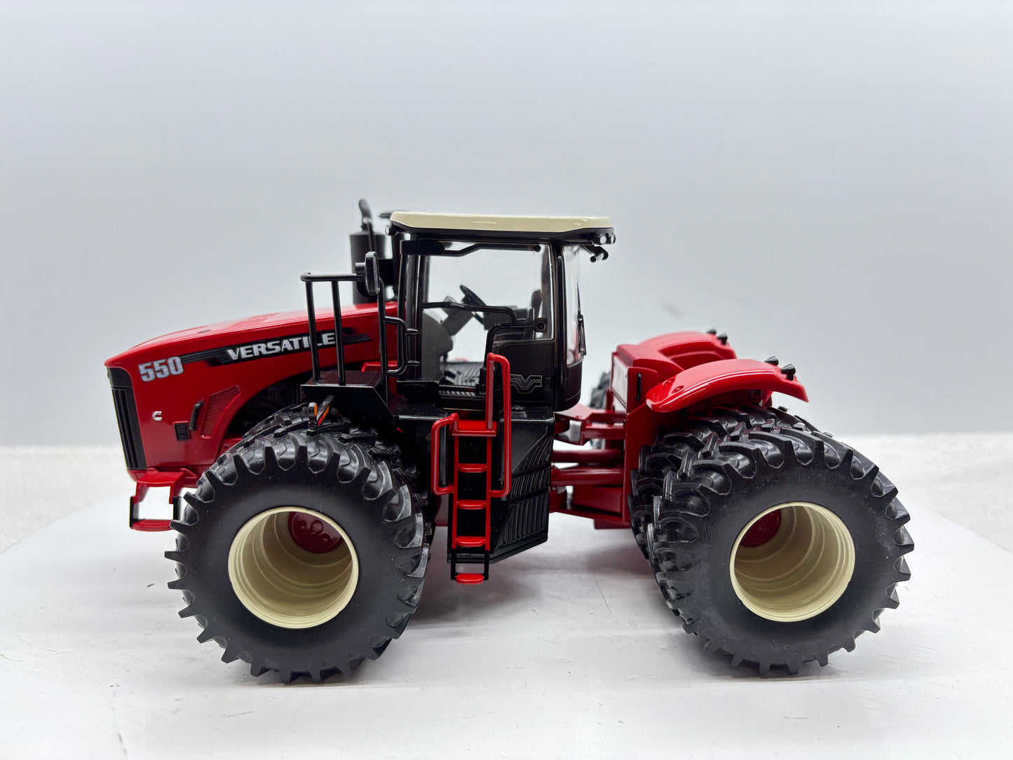 1/32 Versatile 550 Intro