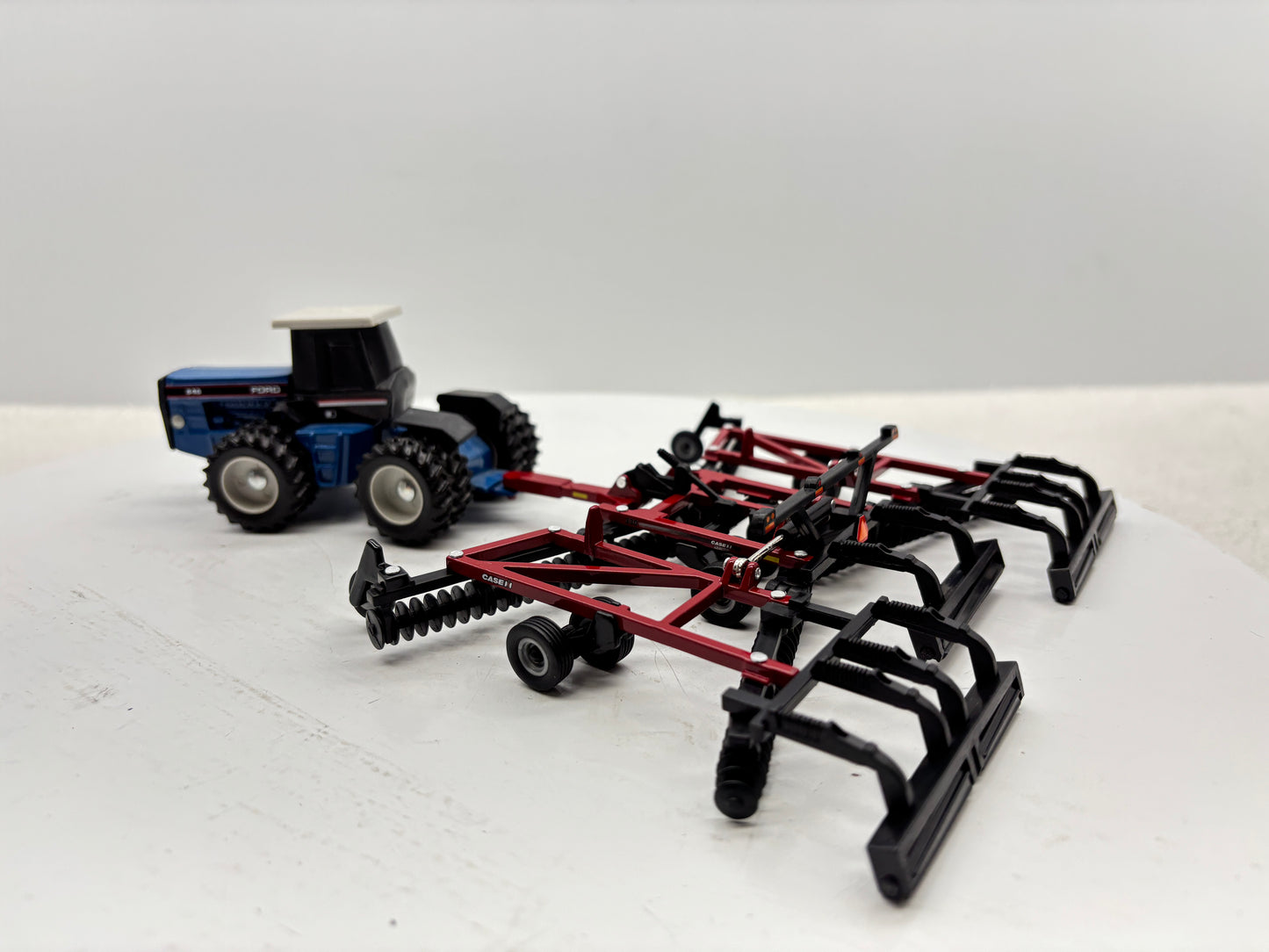 1/64 Case IH 330 Tandem