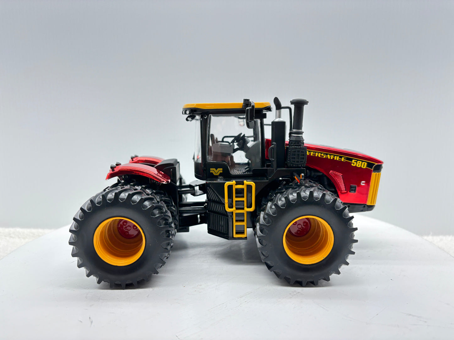 1/32 Versatile 580 Red Chrome Custom