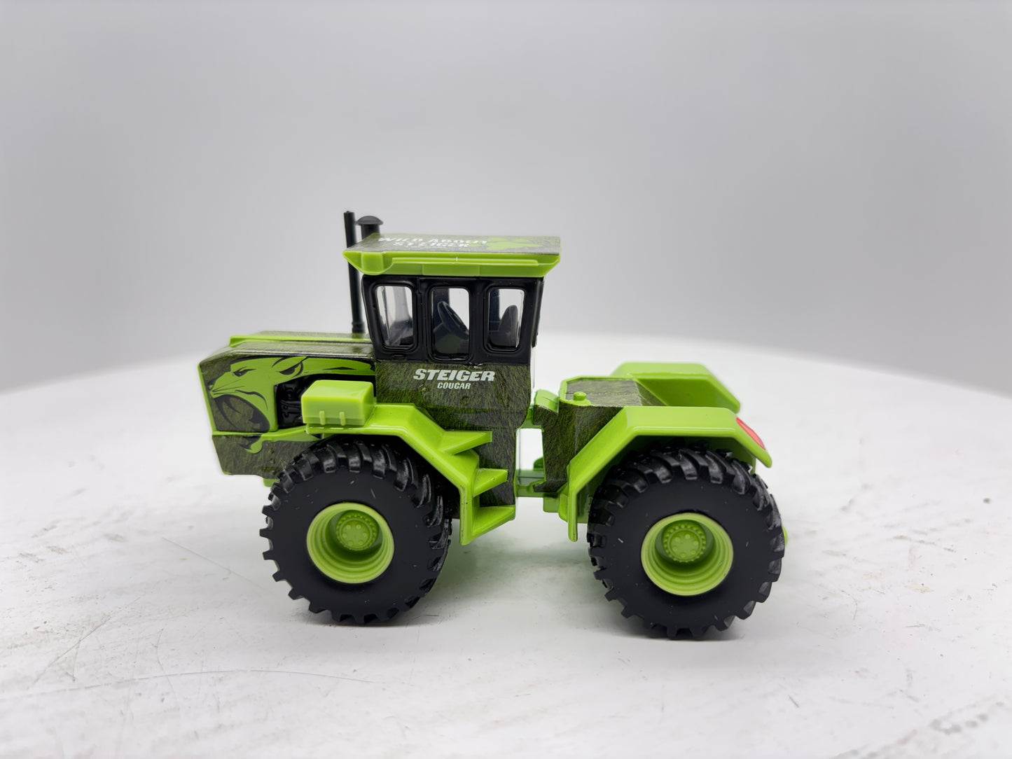 1/64 Steiger Cougar