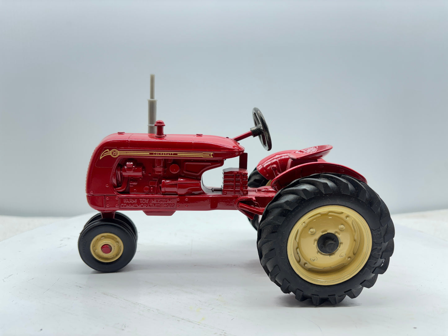 1/16 Cockshutt 20 Narrow Front