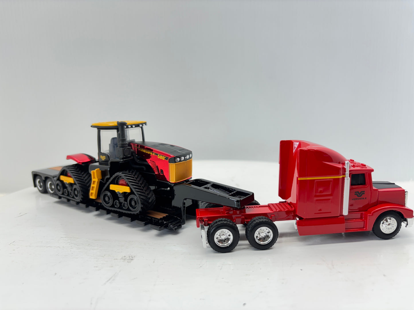 1/64 Versatile 580 DeltaTrak Chase