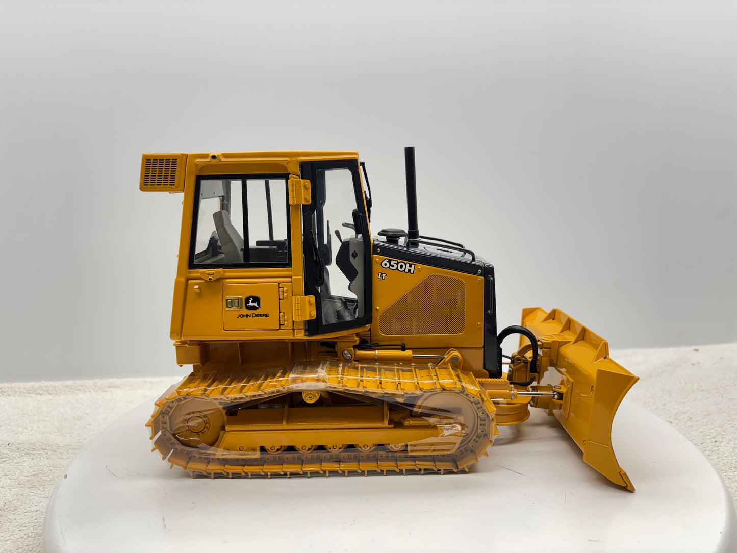 1/16 John Deere 650H Precision