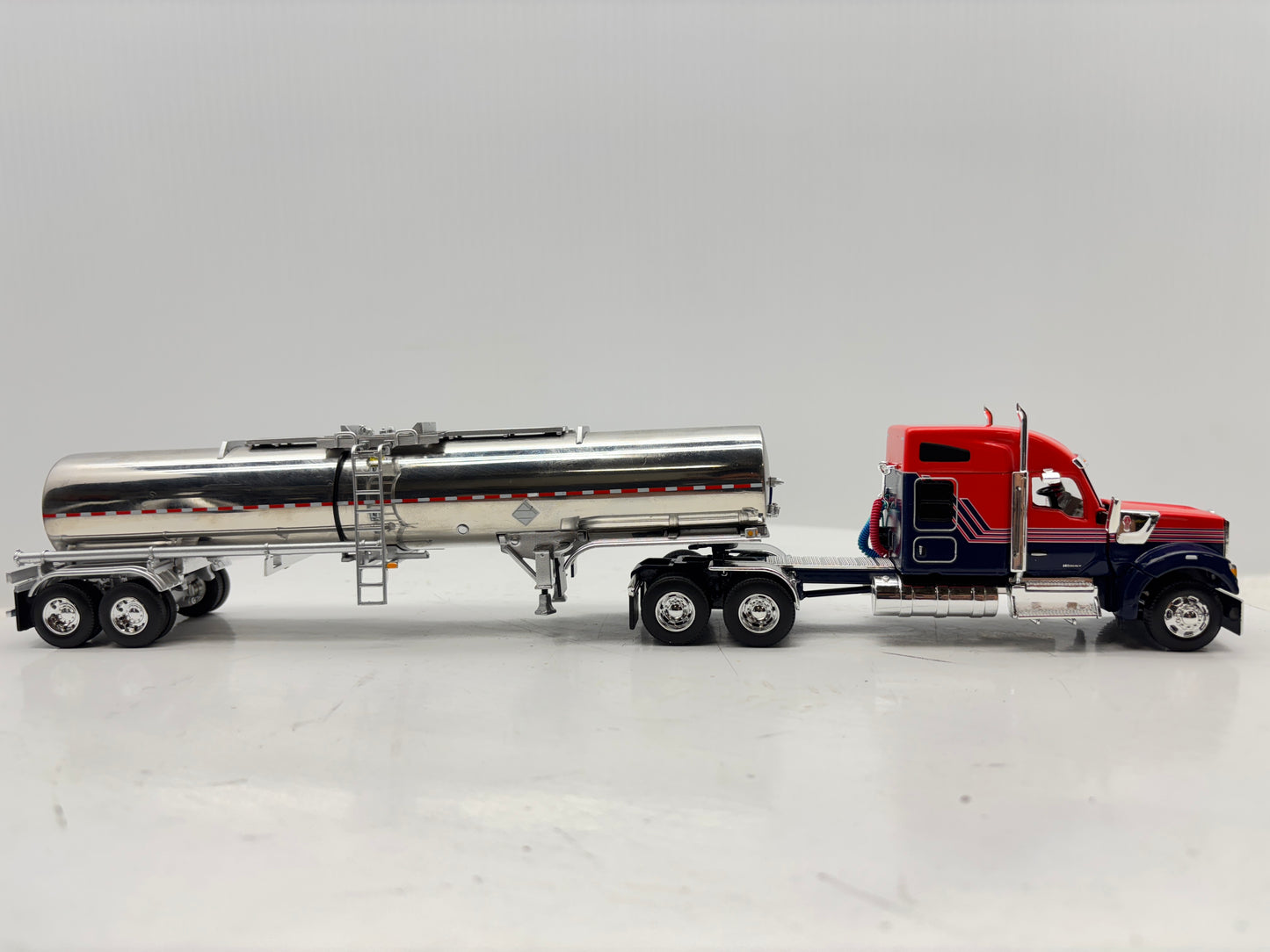 1/64 Kenworth W990 76'' Midroof (Orange-Blue)