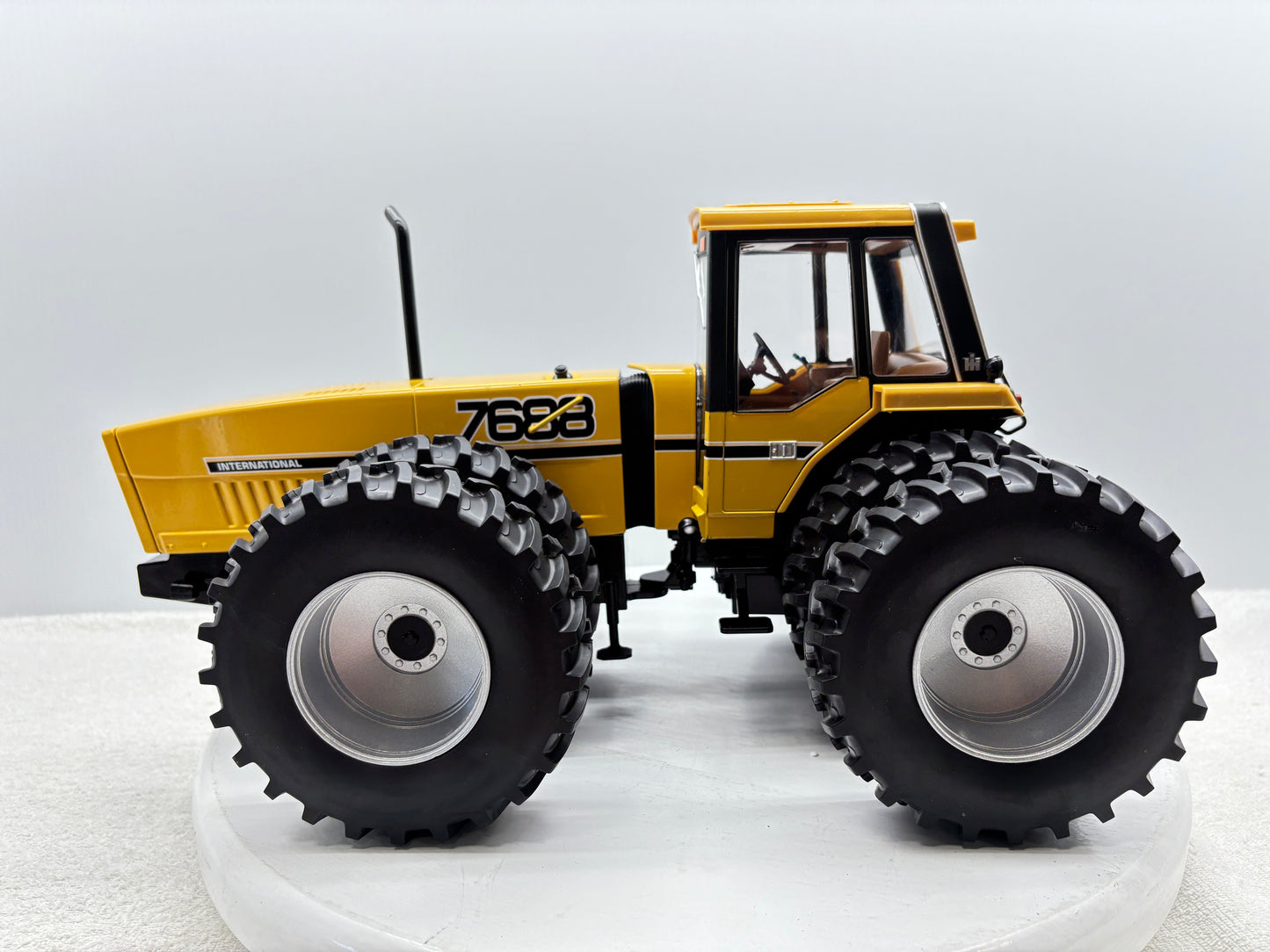 1/16 International 7688 Industrial