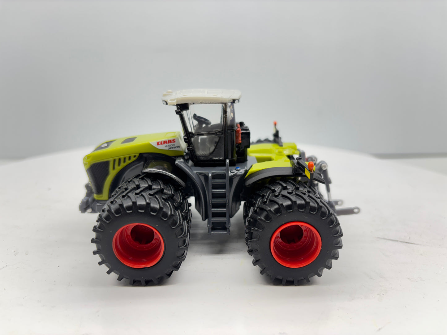 1/64 Claas 4500 Xerion