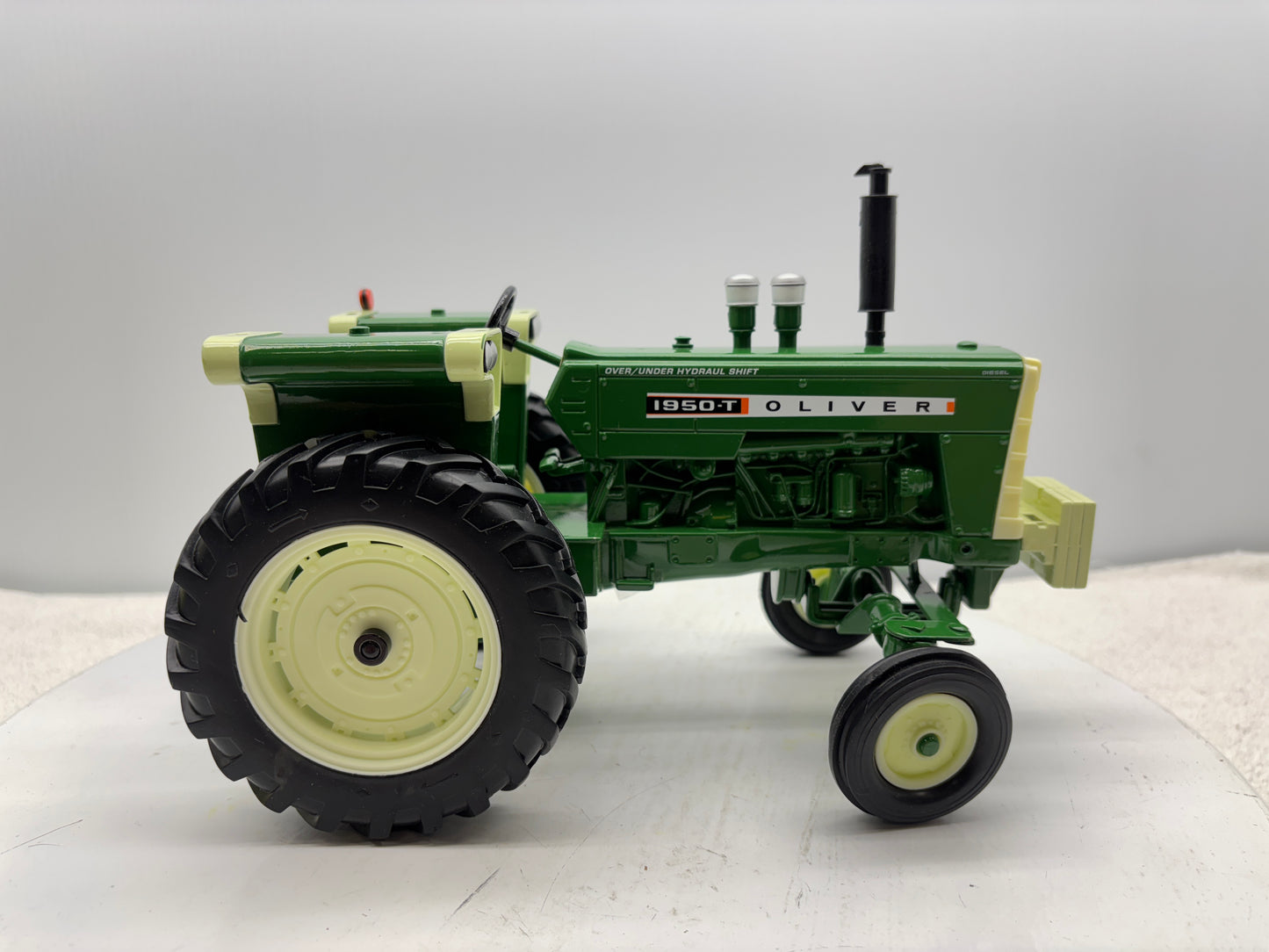 1/16 Oliver 1950-T