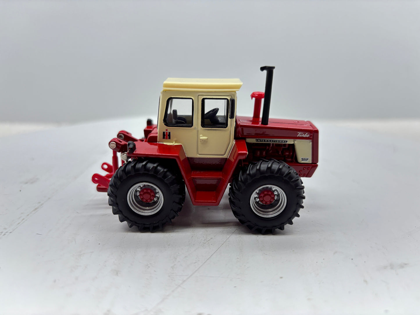 1/64 International 4166