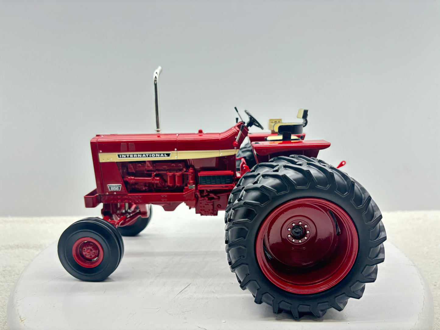 1/16 International 856 Power Series