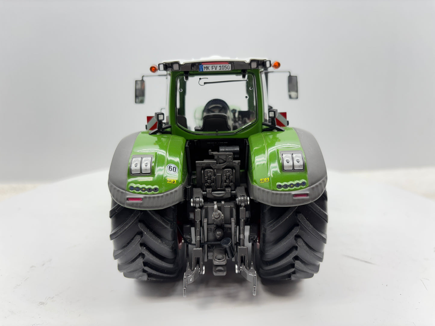 1/32 Fendt 1050 Vario