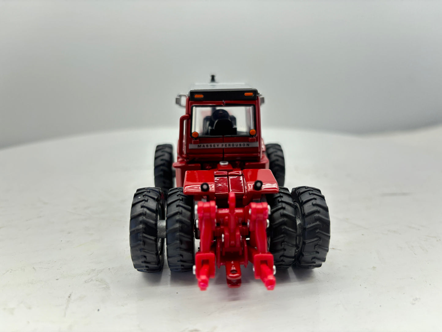 1/64 Massey Ferguson 4840 NFTS