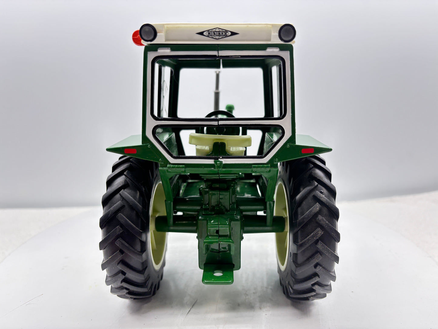 1/16 Oliver 1655 with Hiniker Cab