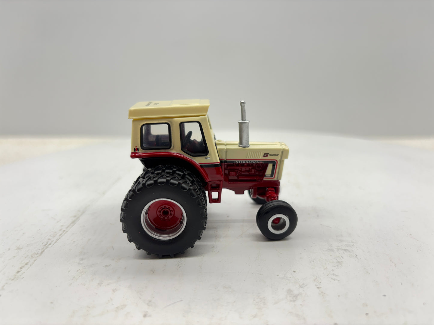 1/64 International 1066 50th Anniversary