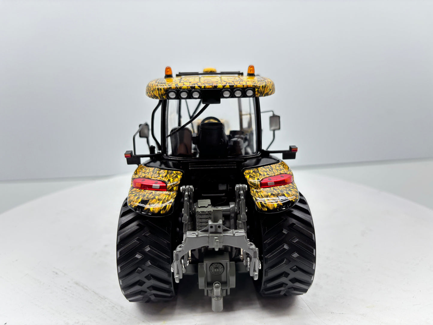 1/32 Challenger MT775E Field Viper