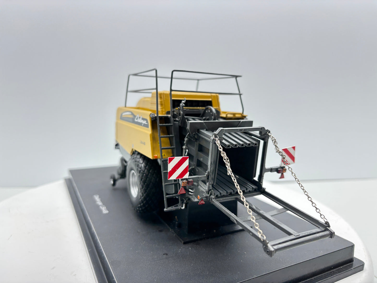 1/32 Challenger LB448