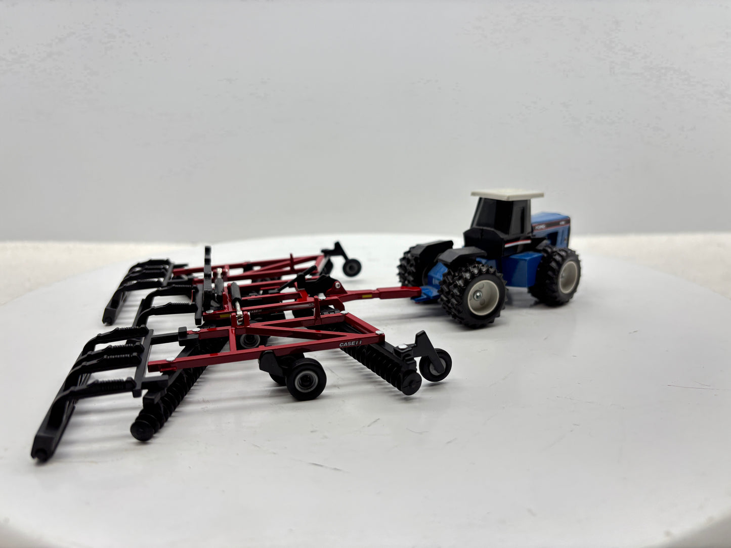 1/64 Case IH 330 Tandem
