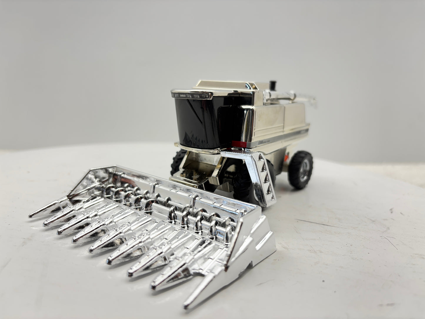 1/64 International 2388 25th