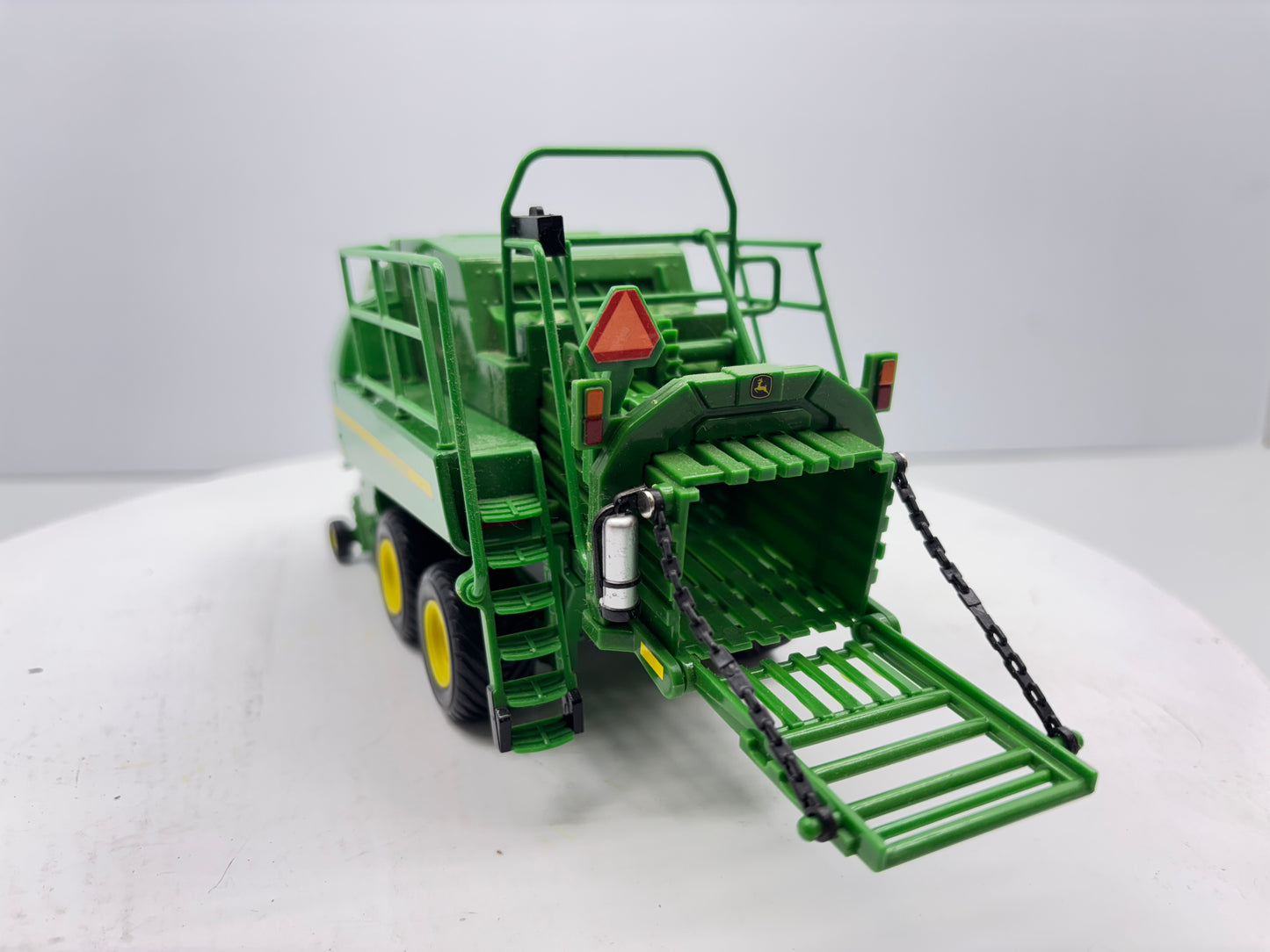 1/32 John Deere L340