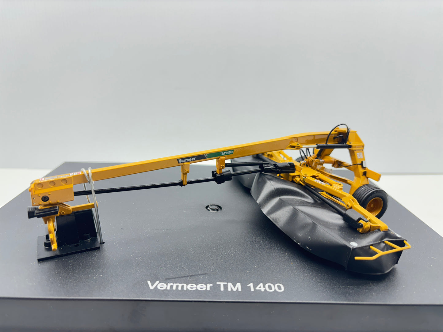 1/32 Vermeer TM 1400
