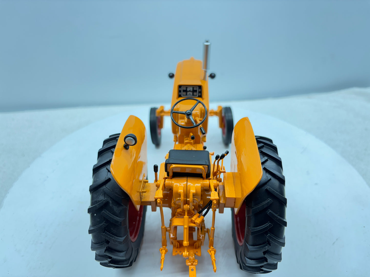 1/16 Minneapolis-Moline 445 Gas