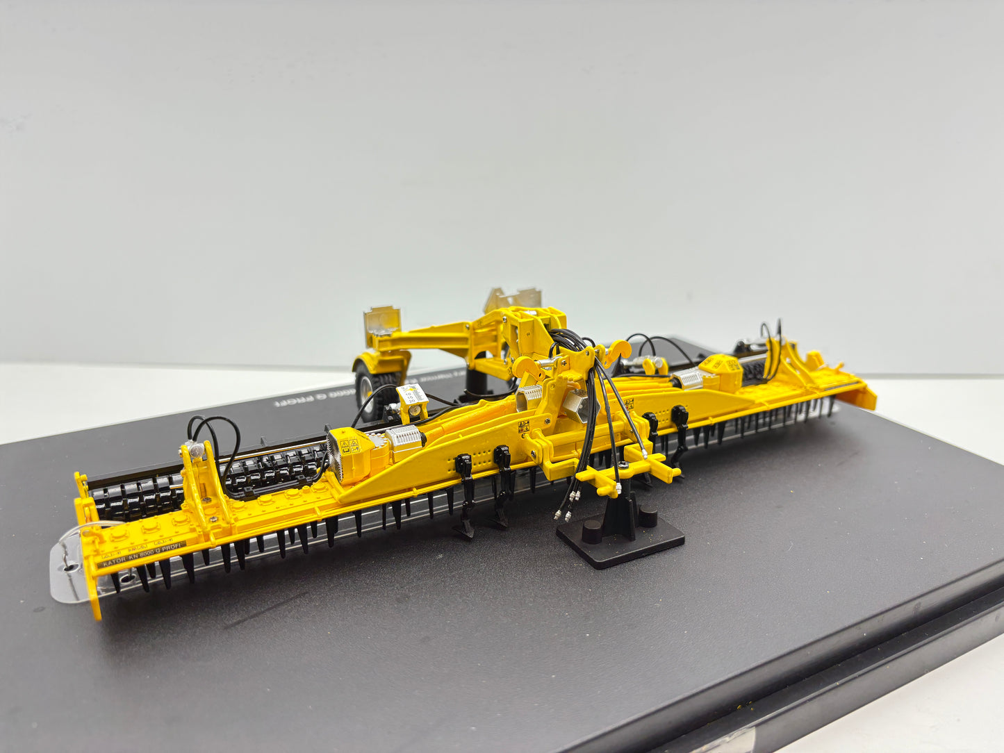 1/32 Bednar Kator KN 8000 Q