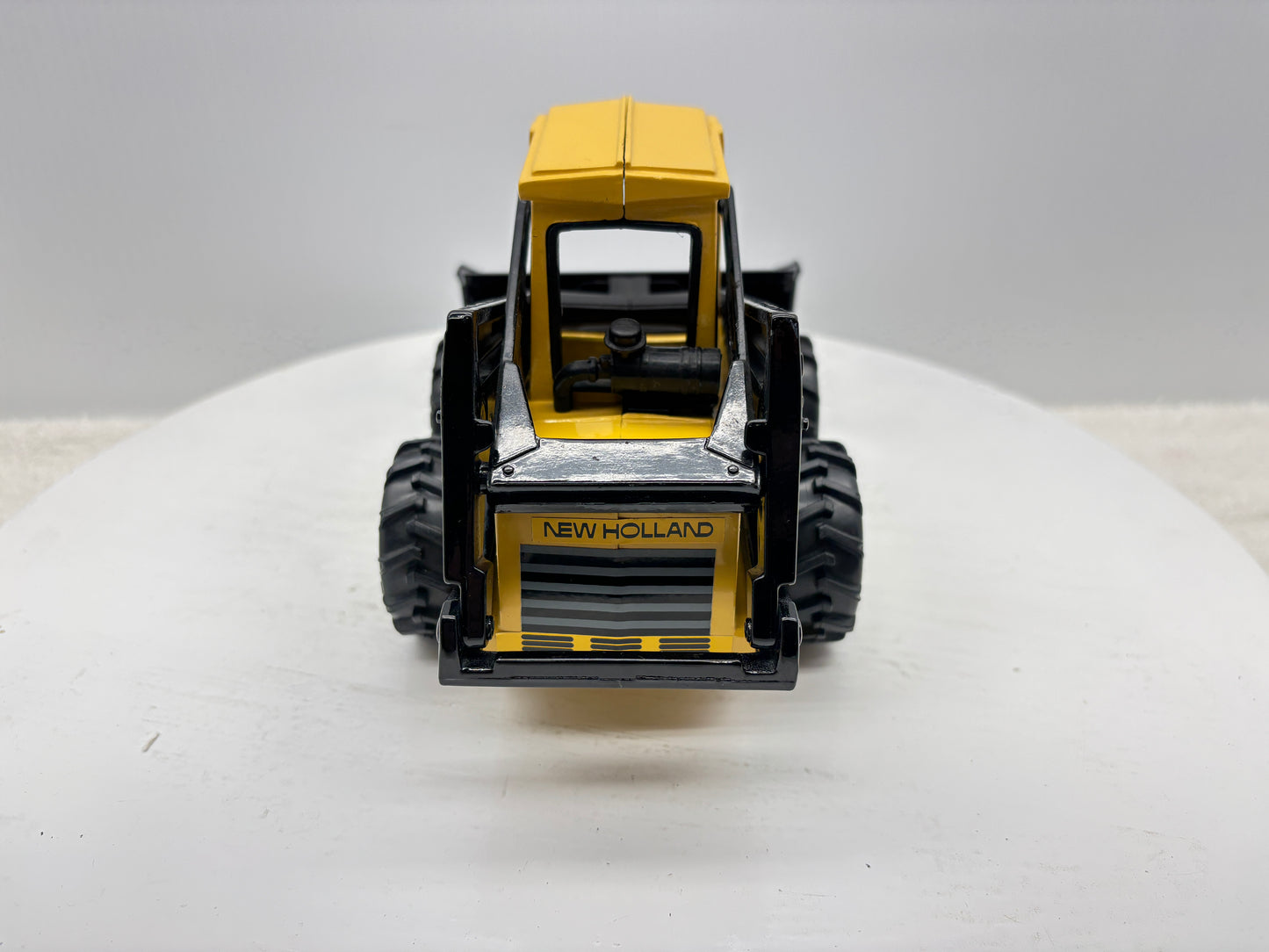 1/16 New Holland Skid-Steer