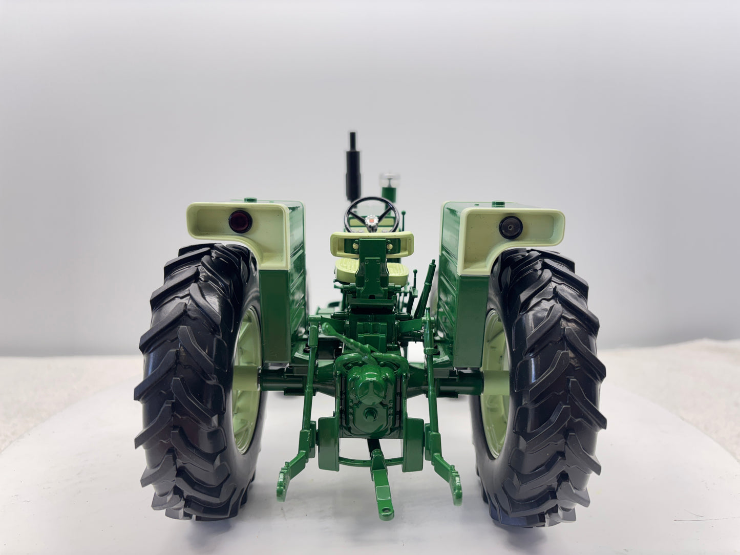 1/16 Oliver 1650 FWA